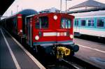 BR 333 Eigentlich ist dieses Foto nur entstanden, weil eine gut gepflegte Lok und ebensolche Wagen eine ziemliche Rarit�t sind. K�f III bei Rangierarbeiten im Offenburger Hauptbahnhof. Hinweis: eingescanntes Dia