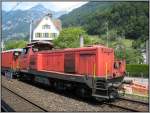 Bm 4 Diesellok Bm 4/4 18437 stand am 18.07.2007 mit einem L�schzug im Bahnhof von Fl�elen.