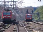 S-Bahn Berlin BR 143 556-9 als RE7 nach W�nsdorf-Waldstadt auf der Berliner Stadtbahn, Rechts die Berliner S-Bahn. Aufgenommen am 05.08.07