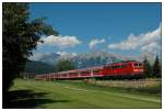 111 001 mit dem R 5417 von M�nchen Hbf Gl.27-36 ...