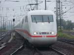 Ein ICE 1 nach Berlin f�hrt mit ca. 105 Minuten ...