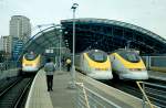 September 1998 in London Waterloo Station. Links auf dem Bahnsteig ...