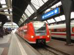 425 767-1 steht als Rb anch Mannheim abfahrbereit im Hauptbahnhof ...