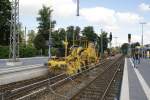 Ein Schotterstopfmaschine in Ahrensburg am 14.8.2007  ...