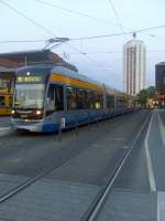 leipzig Wagen 1203 an einem Samstag in der Abendd�mmerung auf der Linie 15 vor dem Leipziger Hauptbahnhof.