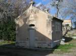 ferrocarriles-de-mallorca-fcm--sfm Mallorca/Son Servera,03.01.06,das ex.WC-Haus neben dem Bahnhofsgeb�ude.