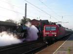 BR 143 Lokportraits BR 03 1010 mit einem Sonderzug von M�nchengladbach nach Hamburg (ins Miniatur Wunderland) beim Wasserfassen in Syke  am 18.8.07 um 8:10 Uhr w�hrend die RB passiert.