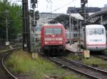 Eine schmutzige 101 139-4 mit IC in Köln Hbf am ... Eine schmutzige 101 139-4 mit IC in Köln Hbf am ...