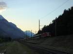 Die Sonne war schon l�ngst hinter den Bergen verschwunden, als ...