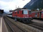re-4-4-ii-re-420 Re4/4 11209 mit einem InterRegio in Erstfeld. Gleich hinter der Lok h�ngt der PanGottardo Wagen. (16.08.2007)