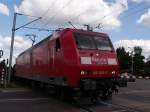 Mit einem schweren Güterzug rauscht diese 145er aus dem Venloer ... Mit einem schweren Güterzug rauscht diese 145er aus dem Venloer ...