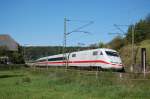 kbs-750-filsbahn 401 520-2 mit Fahrtrichtung Stuttgart ist hier am Kilometer 70,2 der Filsbahn, ca. 2 Kilometer vor Amstetten (W�rtt.) zu sehen.