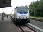 anl��lich der Loktaufe befindet sich die 246 003-8 im Bahnhof ...