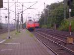 152 125-1 und 151 080-9 begegnen sich in Hamburg-Harburg. 22.08.07 ...