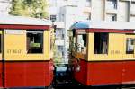 Bei einer Parallelfahrt mit dem Traditionszug der Berliner S-Bahn auf ...