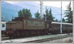 Eine E626 mit einem alten Abteilwagen in Sondrio (Archiv 06/83) ...