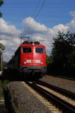 Eine E 110 474-4 �berquert gleich die Br�cken �ber den ...