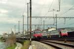 Paralellfahrt eines IC 2000 mit Zusatzmodul und eines DPZ bei ...