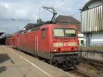 BR 143 mit Zugen 143 184-0 mit RB12772 aus Mainz nach der Ankunft in Koblenz.(13.9.07)