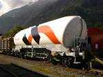 Ein fast negelneuer HOLCIM-Wagen mit der Nummer 33 85 932 ...