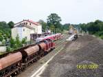 Schotterzug mit 2 V 100 im Bahnhof Steinfurt-Burgsteinfurt w�hrend der ...
