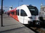 Ein St�dler GTW ist gerade eingefahren in Harlingen Haven.  ...