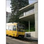 Die Stuttgarter Zahnradbahn vor moderner Wohnhausarchitektur. 28.9.2006 (Matthias)  ...