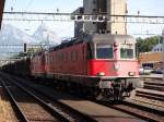 Re 6/6 11649 und Re 4/4 11259 mit G�terzug bei ...