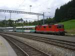 Re 4/4 11191 mit dem Voralpen-Express in Bieberbrugg am 09.09.2007. ...
