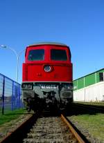 242 001 im Stralsunder Stadthafen abgestellt am 06.10.07
Das Gesicht ist ... 242 001 im Stralsunder Stadthafen abgestellt am 06.10.07
Das Gesicht ist ...