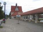 Bahnhofgeb�de aufgenommen vom Bahnsteig
Aufgenommen ...  Frank Schroeder 07.10.2007