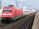 Br.101 056-0 mit einem InterCity im Bahnhof Dortmund Hbf. Aufgenommen ...