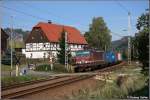 180 009 ist am Vormittag des 01.10.07 mit einem Containerzug ...