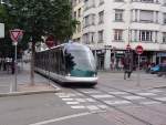 Ene Strassenbahn auf der Rue du Vieux Marche aux vins ...