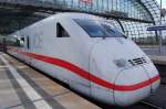 03.08.2007 Berlin: ICE2 wird mit Steuerwagen an der Spitze in ...