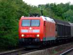 185 054 am 17.08.2007 bei der Durchfahrt durch Mausheim.  ...