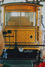 Nerobergbahn in Wiesbaden - aufgenommen am 10.10.1993. Die durch Wasserballast ...