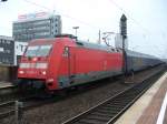 Der CNL 312 Donau-Kurier aus Wien Westbahnhof ist mit dem ...