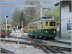 WAB - Wengernalpbahn BDhe 4/4 115 erreicht Grindelwald Grund. (11.10.2007)Noch ein Detail zur Kreuzung im Vordergrund, es wird nur die Zahnstange in der Mitte gedreht.