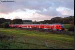 doppelstock-steuerwagen-2-gattung Doppelstockwagen des RE 19470 von Aalen nach Stuttgart, aufgenommen am Abend des 18.10.07 bei Aalen-Essingen.