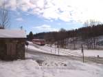 br-628-----928--629 Nebenstrecke Hof - Bad Steben im Winter 2007 nach dem Sturm Kyrill. Ein Hofer 628 steigt gerade vom HP Rothenb�rg in das Tal der Selbitz hinab und wird in wenigen Minuten den Kreuzungsbahnhof Selbitz erreichen.
JA - ich weiss dass das Copyright st�rt.  Die Bilder hier sind aber zum Betrachten des Motivs/Inhalts und nicht zum unerlaubten abgreifen. Verwendungserlaubnis gibt es bei mir als Urheber!