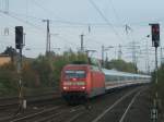 BR 101 mit Zugen BR 101 127-9 mit IC 436 von Norddeich Mole nach Luxenbourg.
(24.10.2007)