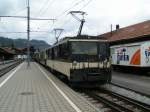 MOB Montreux - Berner Oberland - Bahn GDe 4/4 der MOB steht in Zweisimmen bereit zur Abfahrt nach Montreux. 03.08.07