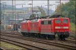 Am 02.10.07 steht die 151 025 mit einer 145 und ...