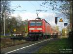 Die 143 214 durchfährt soeben mit dem RE 10 aus ... Die 143 214 durchfährt soeben mit dem RE 10 aus ...