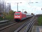 101 099-0 mit IC432 Emden Au�enhafen-Louxembourg durcheilt den Bf Recklinghausen ...