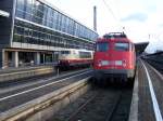 103 245 und 110 292 in Augsburg Hbf am 09.11.2007. ...