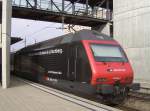 Die Re 460 026-8 mit einem IC am 03.11.2007 in ...
