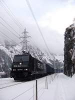 BR 185 574 der RTS unterhalb G�schenen am 12.11.2007  ...