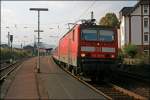 BR 143 mit Zugen 143 202 beschleunigt mit der RB91 (RB 39171) 'RUHR-SIEG-BAHN' aus dem Bahnhof Plettenberg Richtung Siegen. (08.10.07)